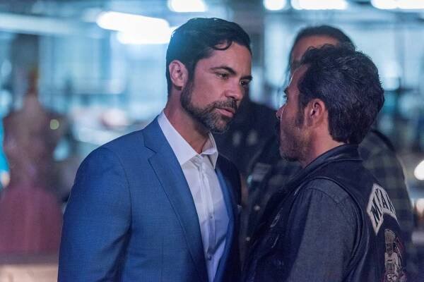 Zákon gangu: Mayové - Perro/Oc - Z filmu - Danny Pino, Michael Irby