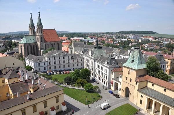 Soubor:Kroměříž. Ausblick vom Schlossturm (27102351729).jpg – Wikipedie