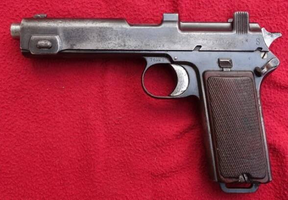foto Pistole Steyr 1912