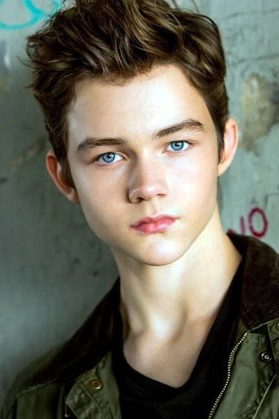 Levi Miller herec
