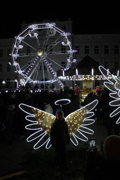 Pyroshow i obří andělé. Advent v Táboře začal už v pátek