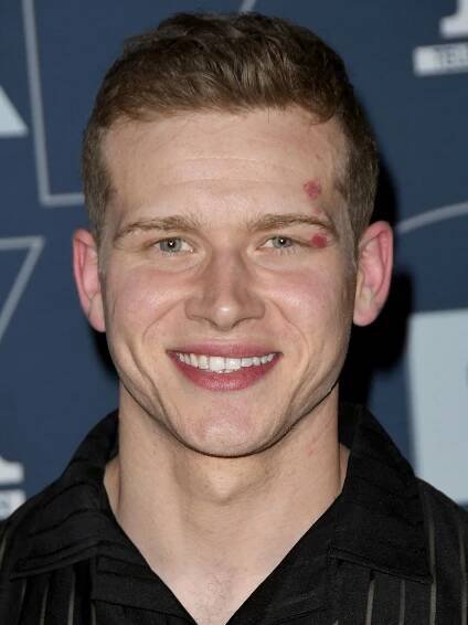 Oliver Stark - Actor
