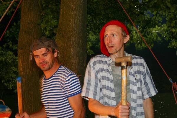 Proč bychom se netopili - Vodácký ráj (E06) (2009) | Galerie - Z epizody | ČSFD.cz
