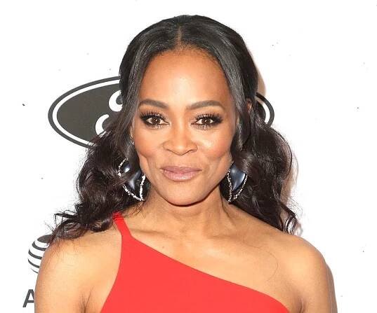 Robin Givens Biography - Facts, Childhood, Family Life & Achievements