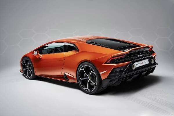 Lamborghini Huracán Evo: Podrobné specifikace vozidel & Interaktivní nástroj pro srovnání