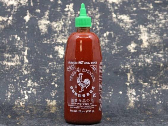 Omáčka Sriracha Hot Chilli Original 793g Huy Fong Foods - Image 2