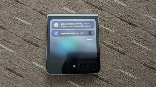 Samsung Galaxy Flip5, recenze, Flex Window oznámení