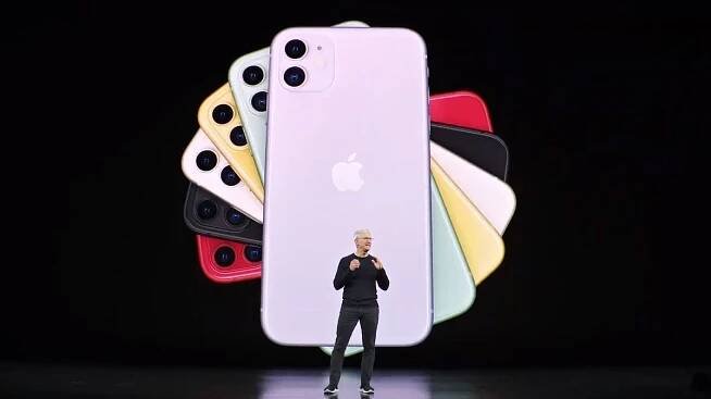 Tři iPhony, iPad a hodinky. Apple odhalil nejvíce novinek ve své historii - Novinky