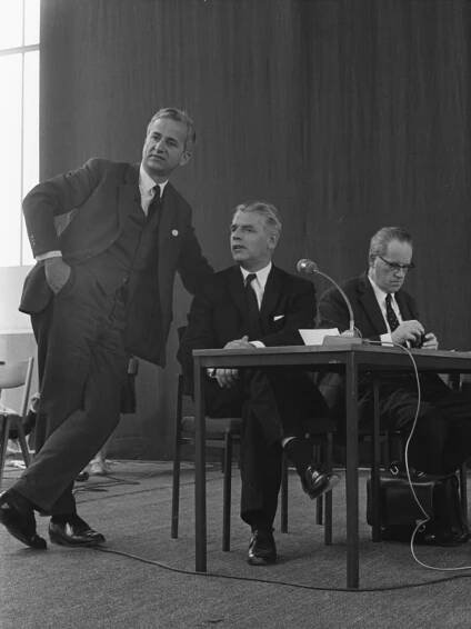 Richard von Weizsäcker mit Conrad Ahlers und Herbert Wehner (© BPA)
