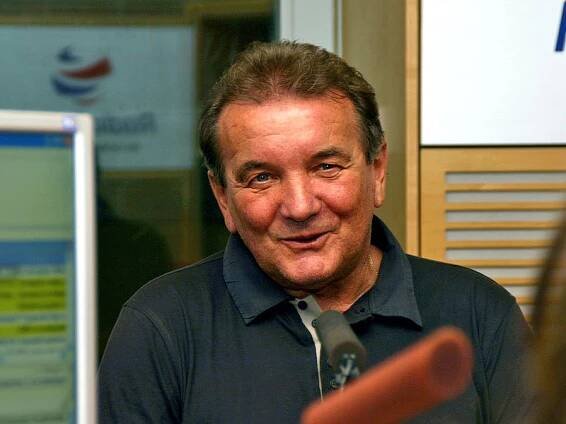 Tým outsiderů dovedl do finále mistrovství Evropy, trenér Dušan Uhrin slaví 75. narozeniny