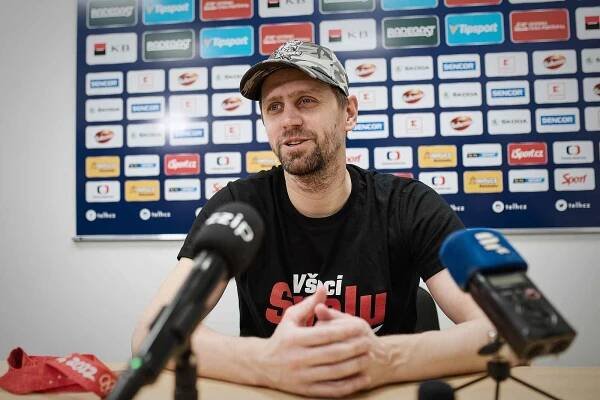 Branislav Konrád na tiskové konferenci po návratu z olympijských her v Pekingu.