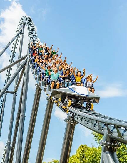 Celodenní výlet do zábavního parku Energylandia: extrémní horské dráhy, kolotoče, show i 7D kino