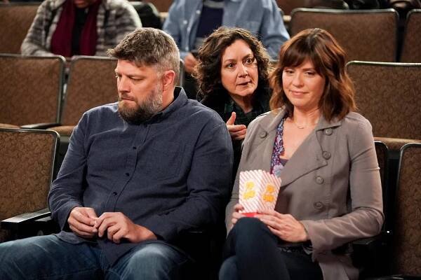 Jay R. Ferguson, Sara Gilbert, Marisa Brown - The Conners - Patriarchs and Goddesses - Z filmu