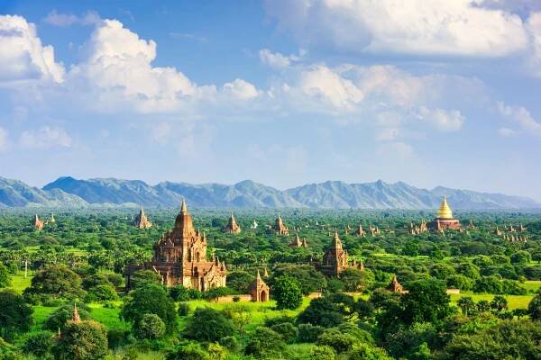 Italský pár natočil porno před buddhistickými památkami v Myanmaru. Obyvatelé zuří