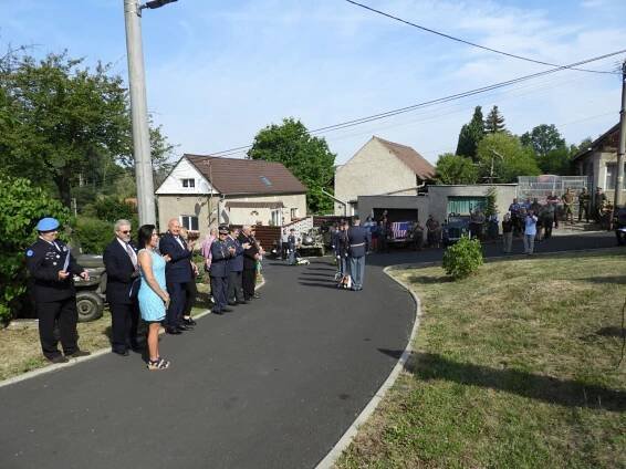 Den amerických letců v Mukově - Oficiální stránka obce Hrobčice