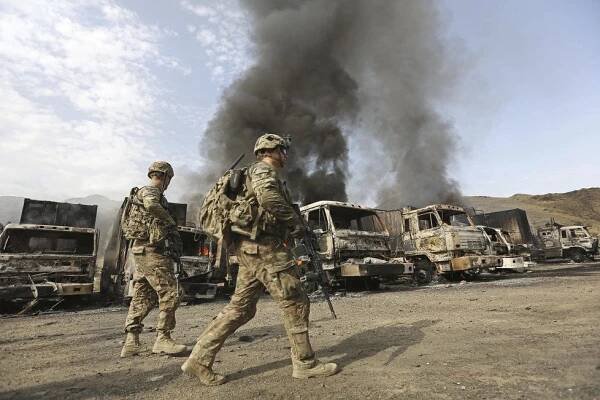 Senát: Čeští vojáci budou dál bojovat proti pirátům i na misích v Afghánistánu