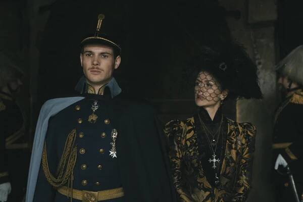 Císařovna - Série 1 - Tvoje místo na světě - Z filmu - Philip Froissant, Melika Foroutan