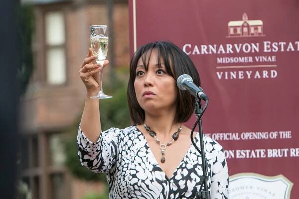 Naoko Mori - Vraždy v Midsomeru - Vražedné víno - Z filmu