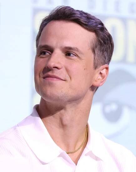 Freddie Stroma