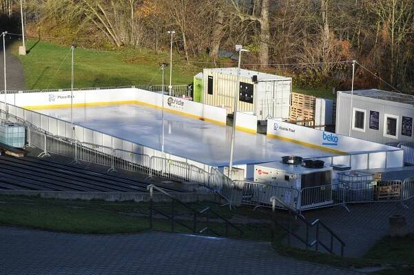 Plzeň má nová venkovní kluziště. Zabruslit si můžete na Slovanech a za Plazou