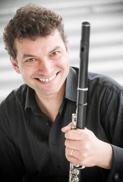 Zvuk, který má chuť. Rozhovor s Kasparem Zehnderem, novým šéfdirigentem hradecké filharmonie