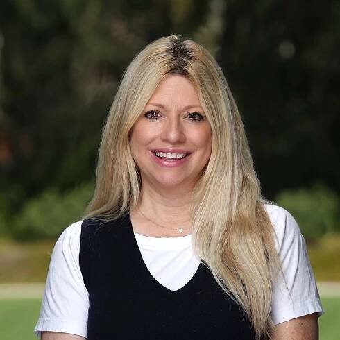 Suzanne Lyons 