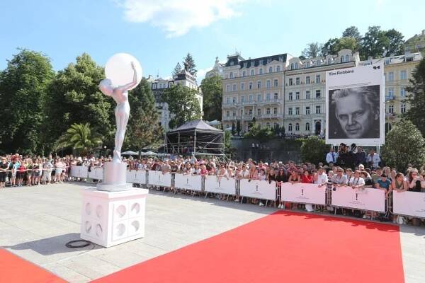 Na festivalu ve Varech se otrávily desítky lidí! Bolesti, průjem a zvracení