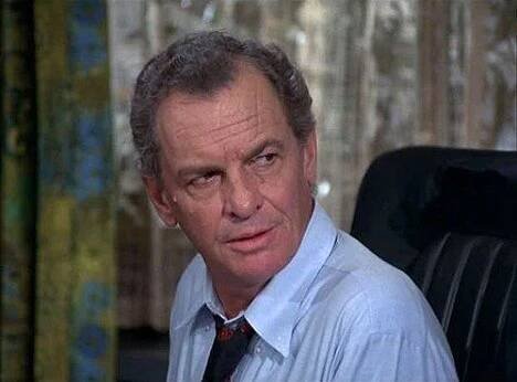 James Gregory - Columbo - Past - Z filmu