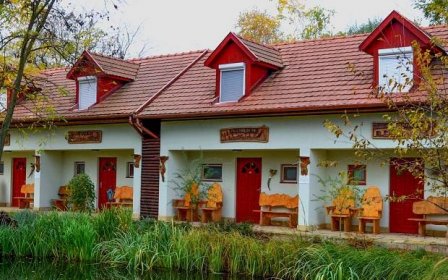 Maďarsko nedaleko jezera Tisza-tó v apartmánu až pro 9 osob na Farmě Szőlőszem s polopenzí a wellness + výhody - 24travel.cz
