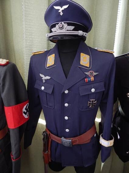 uniforma Luftwaffe (Wehrmacht) + doplňky   - Vojenské sběratelské předměty