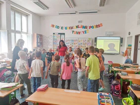 Studentka obohatila peruánskou kulturou ZŠ Josefa Gočára - Univerzita Hradec Králové