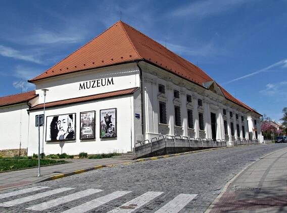 Uherskobrodský zámek a muzeum
