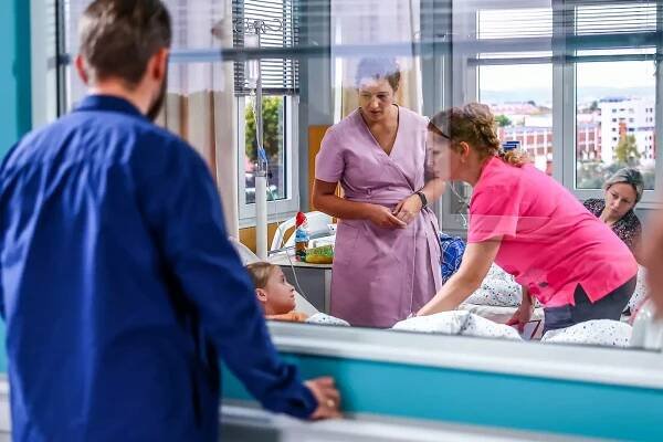 Szpital św. Anny - Episode 4 - Z filmu - Katarzyna Gawenda, Joanna Liszowska