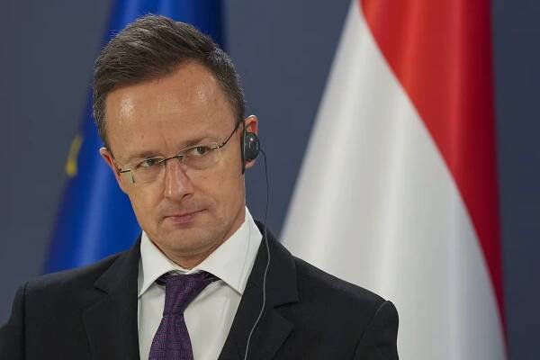 Bráníte míru, obvinilo Maďarsko evropské lídry před pařížským summitem