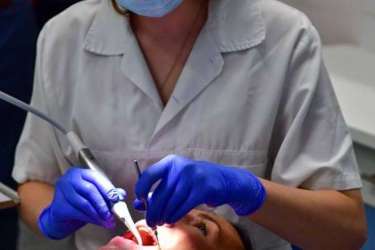 V Nemocnici Na Františku otevřeli zubní pohotovost. Ošetří tam ale jen dospělé