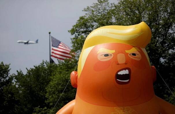 Stíhačky na Bílým domem a obří ohňostroj. Trump slíbil na Den nezávislosti Američanům Mars