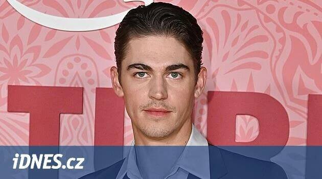 Hero Fiennes Tiffin byl mladým Voldemortem. V novém seriálu o Harrym Potterovi by se rád vrátil