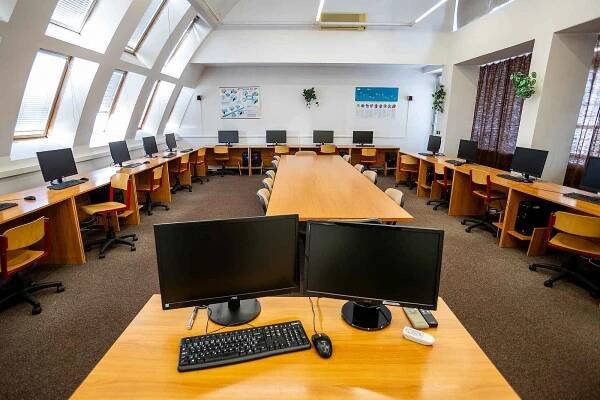 Gymnázium a Obchodní akademie, 6. listopadu 2024, Orlová-Lutyně.