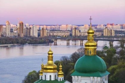 Lavra and Kiev in the evening. — Stock Image