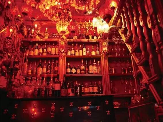 Bar Piano