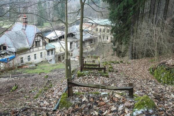 FOTO Naděje pro lázně Kyselka. Tak začíná záchrana skvostu