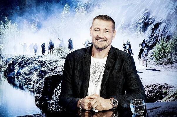 Točím s Melem Gibsonem, prozradil Petr Jákl. Sám před kameru už nechce