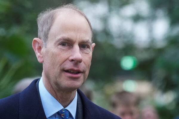 Britský princ Edward získal titul vévody z Edinburghu. Dříve patřil jeho otci, princi Philipovi