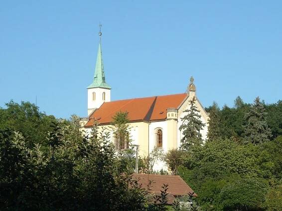 Soubor:Dvakačovice-evangelický-kostel2015b (cropped).jpg