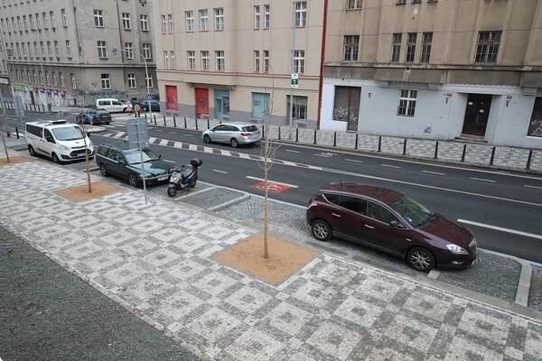 Letenští se dočkali: Centrum Stromovka otevřelo, láká na unikátní Lidl a kvalitní kuchyni