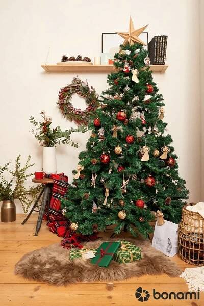 DIY Christmas Ornaments for a Festive Tree