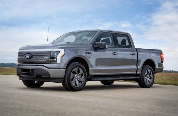 Ford F-150 Lightning Flash. Elektrický pracant, který má co nabídnout