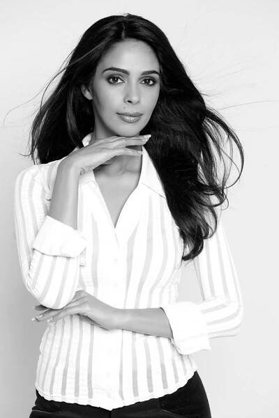 Black And White Pics Of Mallika Sherawat