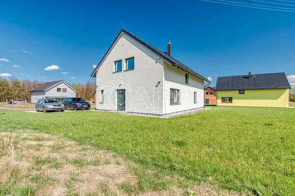 Prodej rodinného domu 199 m², pozemek 1102 m², Hnojník