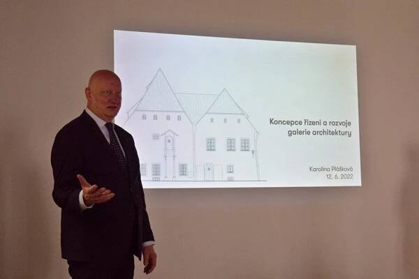 Nadšenci architektury, pozor! Galerie Jaroslava Fragnera se znovu otevřela, nabízí výstavy zdarma i hlídání...